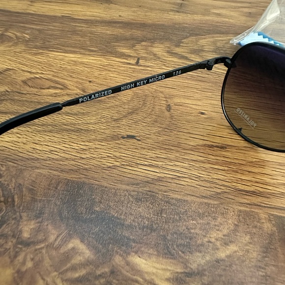 Rare High Key Micro POLARIZED Quay Sunglasses - Picture 3 of 4